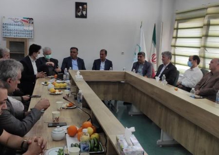 استان البرز نیازهای بسیاری به ویژه در حوزه بهداشت و درمان دارد/ استانداری پیگیر طرح های توسعه ای درمانی است