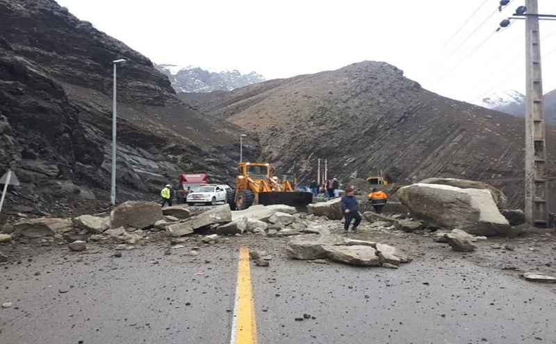 هشدار ریزش سنگ در محورهای کوهستانی البرز