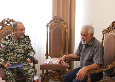 دیدار فرمانده قرارگاه عملیاتی لشکر ۲۳ متحرک هجومی با امرای بازنشسته ارتش