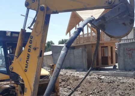 انشعاب آب غیرمجاز ۲۲۸ باغ ویلا در نظرآباد قطع شد