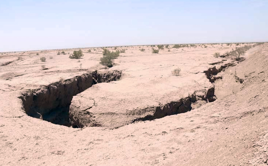 سوء مدیریت در توزیع آب، عامل اصلی فرونشست زمین در البرز