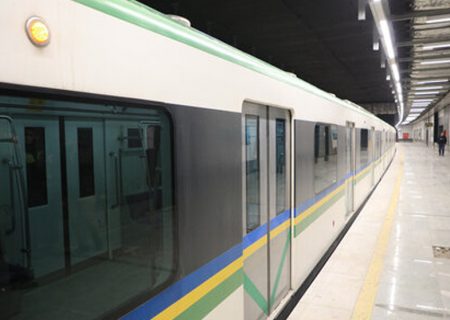 تحویل رام دوم قطار شهری کرج از شرکت واگن سازی تهران