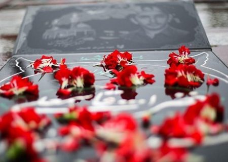 برگزاری آئین میهمانی لاله ها در هفته دفاع مقدس