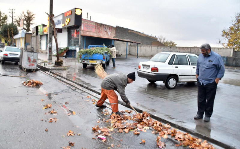 آماده باش خدمات شهری شهرداری گلسار برای رفع آبگرفتگی معابر سطح شهر