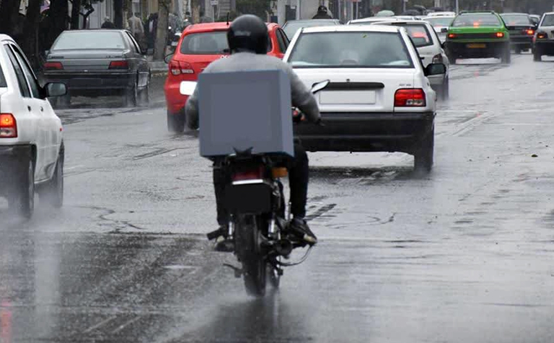 تردد موتورسیکلت و دوچرخه در زمان بارندگی و لغزندگی معابر ممنوع است
