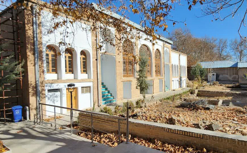 الحاق بخشی از حیاط پردیس کشاورزی دانشگاه تهران به کاخ سلیمانیه