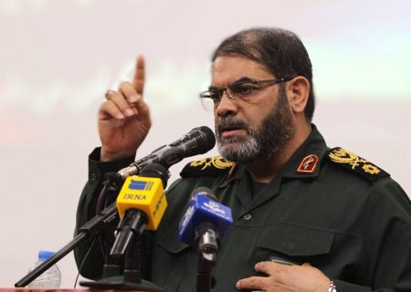 امروز دشمن هویت بیرونی ندارد