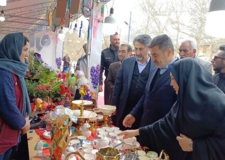 نمایشگاه صنایع‌دستی و سوغات در دهکده تفریحی باغستان افتتاح شد