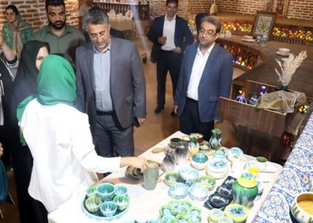 نمایشگاه تخصصی سفال و سرامیک در کاروانسرای شاه عباسی برپا شد
