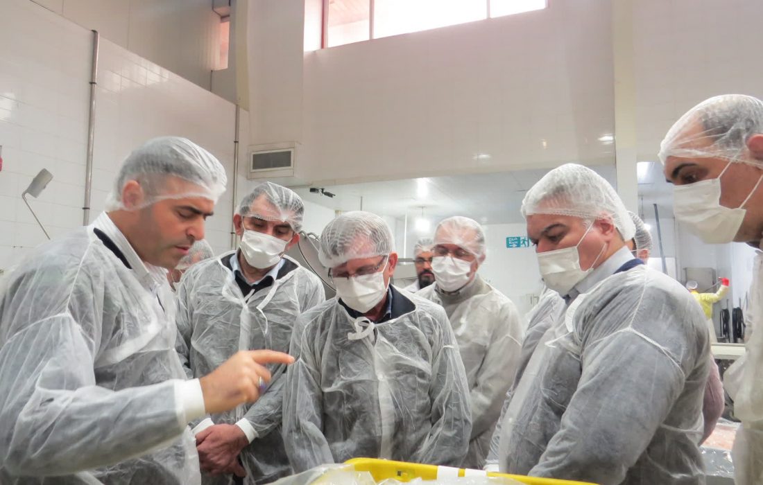 بازدید رئیس دانشگاه علوم پزشکی دانشگاه آزاد تهران از کارخانه تولید فرآورده های گوشتی