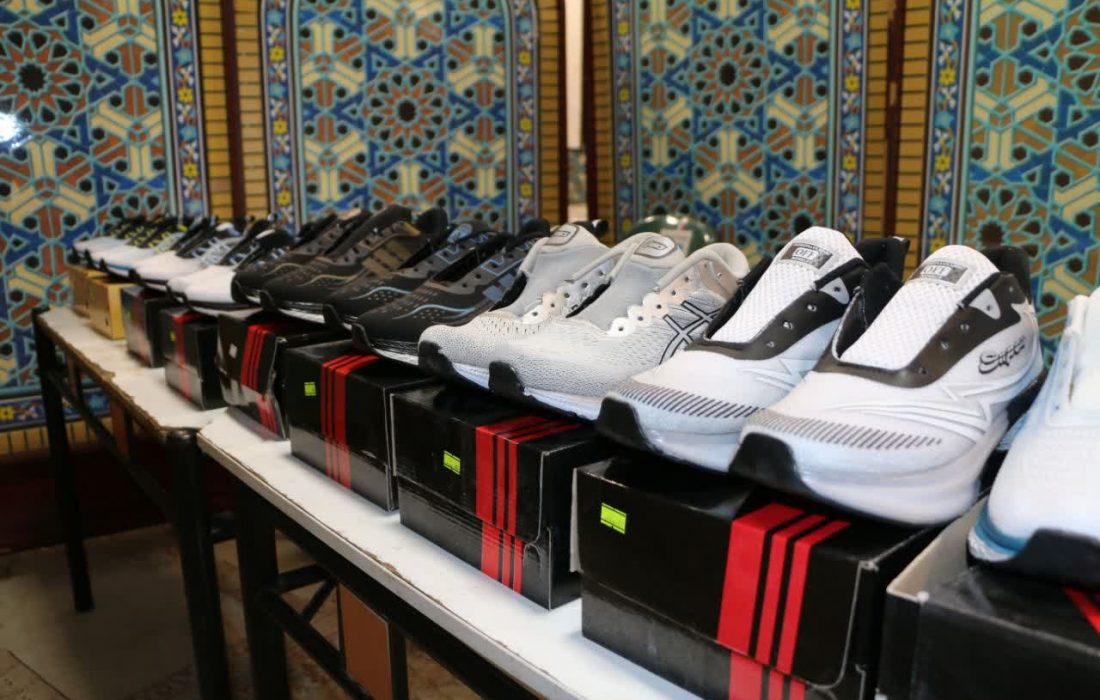 اهدای ۲۵۰۰ جفت کفش به ایتام کمیته امداد البرز