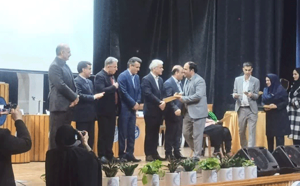 تقدیر از بهمرام بهرامی به عنوان پژوهشگر برتر سازمان منابع طبیعی کشور