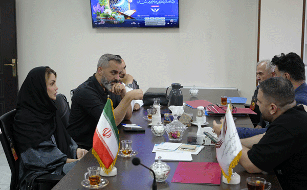 آزادی ۱۶ زندانی جرائم غیرعمد با کمک علیرام نورایی به یاد مادرش