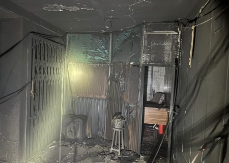 حریق تابلوی برق در ساختمان اداری و تجاری در کرج و نجات ۲۱ نفر