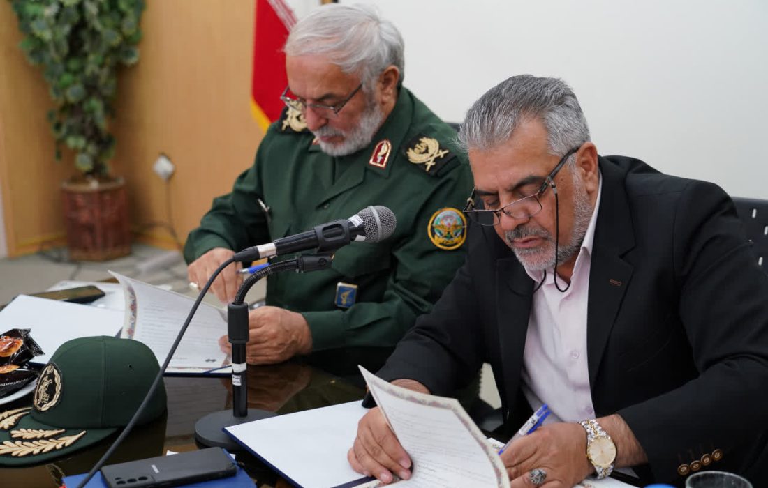 امضای تفاهمنامه دفاع مقدس و دانشگاه آزاد البرز