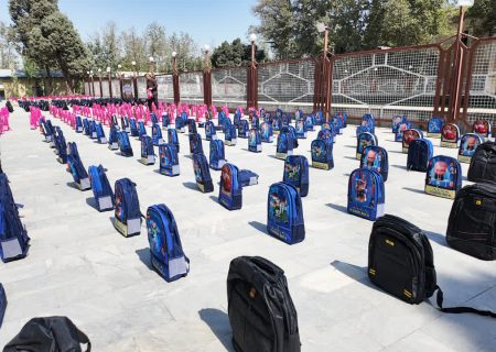 توزیع ۱۵۰۰ بسته لوازم‌التحریر میان فرزندان زندانیان در البرز