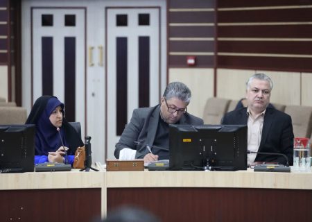 نگاه به حوزه زنان باید از شعار به عمل تبدیل شود