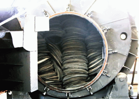 اختراع جوان ایرانی در مسیر اقتصاد سبز/ نخبه‌ای که زباله را به ثروت ملی تبدیل کرد