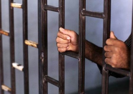 اجرای طرح پایش و غربالگری زندانیان در زندان های کشور/نباید کسی بی جهت در زندان بماند
