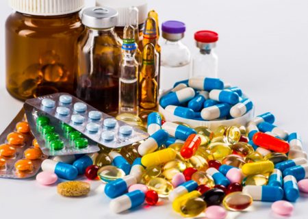 وزارت بهداشت تولید داروی جدید از سوی شرکت های دارویی کشور را ممنوع اعلام کرد