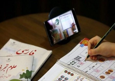 اهدای ۶۳ دستگاه تلفن همراه هوشمند به فرزندان زندانیان در البرز