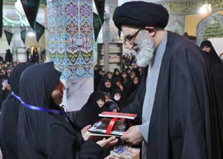 آیین تکریم و گرامیداشت مادران و همسران شهدا برگزار شد