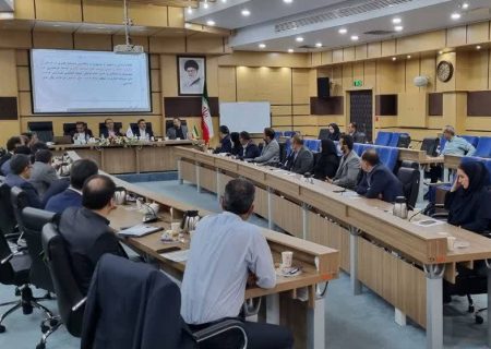 باید برای سرمایه گذاران در کرج فرش قرمز پهن کنیم