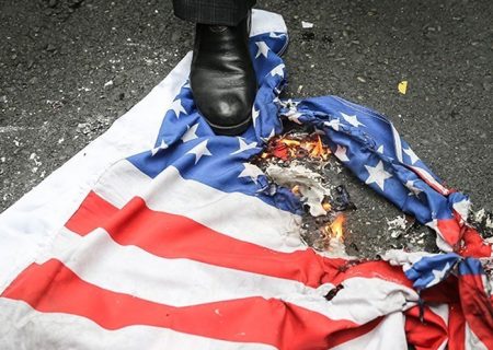 چرایی مبارزه نظام اسلامی با استکبار باید برای نسل جوان تبیین شود