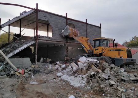 مقابله با تغییر کاربری ۳۲۰ هکتار از اراضی زراعی و باغ ها در چهارباغ/ ۱۰۰ ویلای غیرمجاز تخریب شد