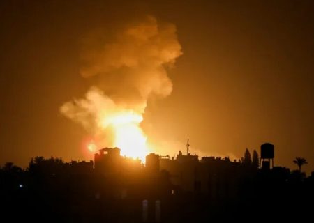 سکوت مجامع بین‌المللی در برابر جنایات ترکیبی رژیم صهیونسیتی در غزه شرم‌آور است