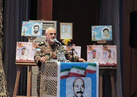 انقلاب اسلامی با در هم پیچیدن طومار استکبار، غرور ملی را احیا کرد