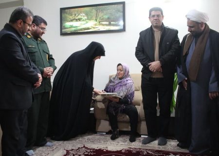 بانوی معلول البرزی در کنگره سراسری شعر و داستان درخشید