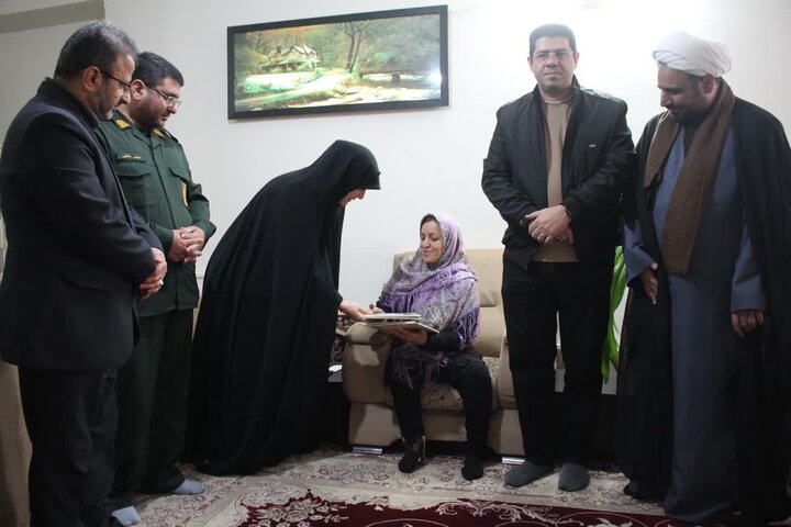 بانوی معلول البرزی در کنگره سراسری شعر و داستان درخشید