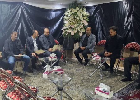 دیدار علی‌ شیرین‌زاد با خانواده شهید امیر عبداللهیان