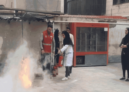 دوره آموزش آتش نشان داوطلب ویژه پرسنل مراکز توانبخشی مادر برگزار شد