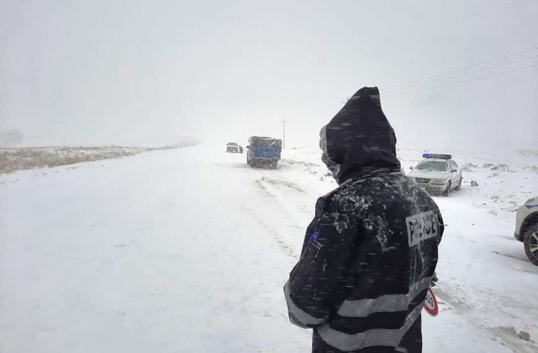 بارش برف و لغزندگی جاده های کوهستانی استان البرز