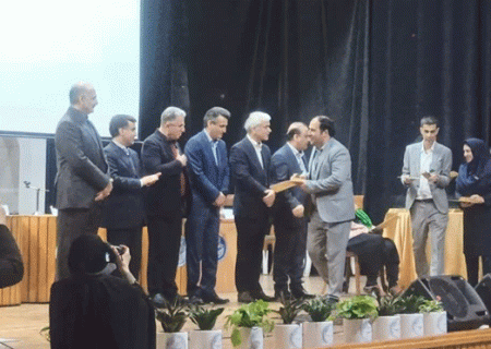 تقدیر از بهمرام بهرامی به عنوان پژوهشگر برتر سازمان منابع طبیعی کشور