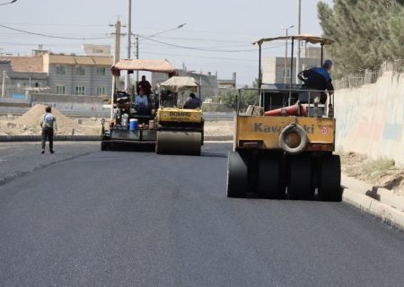 آغاز عملیات آسفالت کمربندی بلوار شورا در ماهدشت