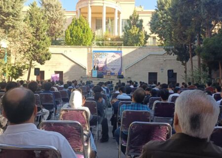آغاز سال تحصیلی ۱۴۰۵-۱۴۰۶ هنرستان هنرهای زیبای پسران کرج با حضور معاون امور هنری وزارت ارشاد