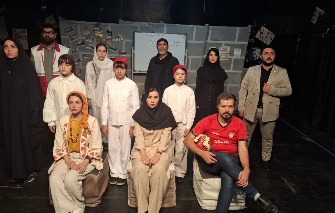 ققنوس در آسمان تئاتر البرز بال گشود؛ روایتی از حافظه زخمی جنگ روی صحنه کرج